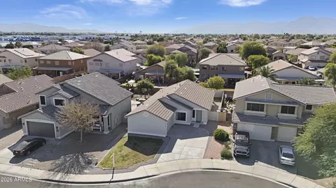 7945 W Chickasaw St, Phoenix, AZ 85043