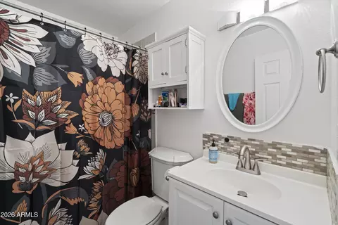 Bath - 756 Eugie Ave, Phoenix, AZ 85022 photo 1 of 1