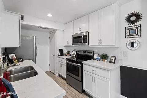 Kitchen - 756 Eugie Ave, Phoenix, AZ 85022 photo 1 of 2