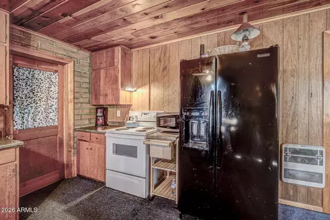 Kitchen - 6413 W Barton Dr, Pine, AZ 85544 photo 2 of 2