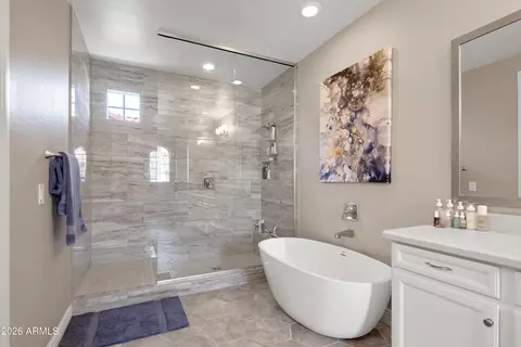 Bath - 963 E Danbury Dr, Phoenix, AZ 85022 photo 4 of 4