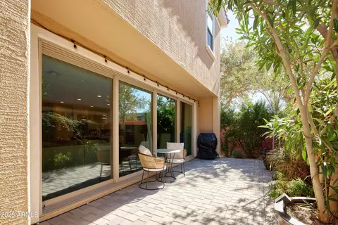 Exterior - 963 E Danbury Dr, Phoenix, AZ 85022 photo 2 of 5