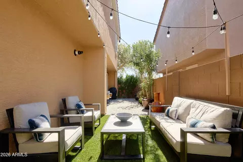 Exterior - 963 E Danbury Dr, Phoenix, AZ 85022 photo 3 of 5