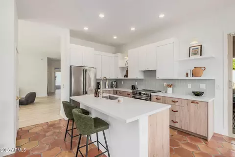 Kitchen - 3929 E Carter Dr, Phoenix, AZ 85042 photo 2 of 3