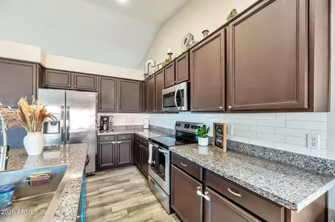 Kitchen - 1612 E Laurel Ave, Gilbert, AZ 85234 photo 3 of 3