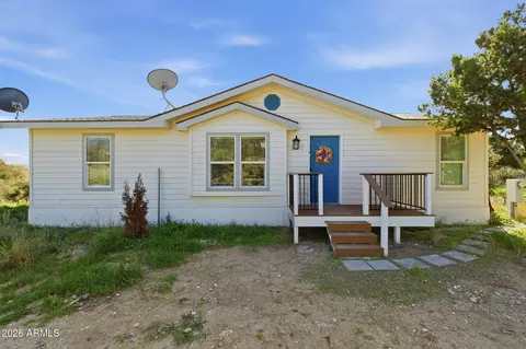 16071 S Zuni Dr, Mayer, AZ 86333