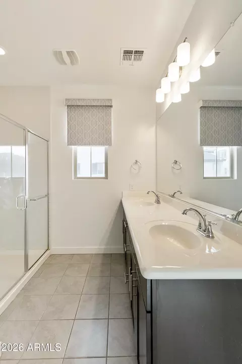 Bath - 2760 S Harmony Ave, Gilbert, AZ 85295 photo 1 of 2