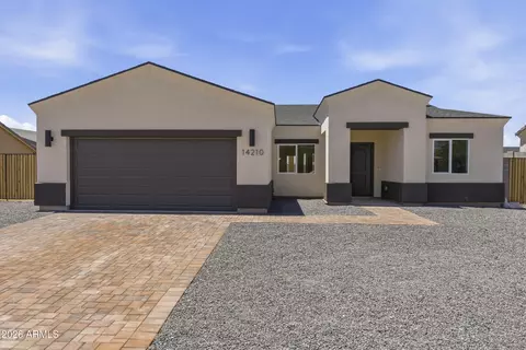 14210 S Capistrano Rd, Arizona City, AZ 85123