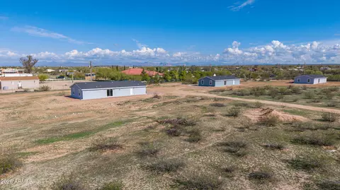 22865 E Day Spring Ln, Florence, AZ 85132 photo 3