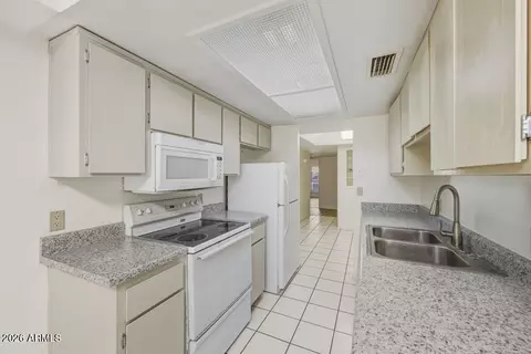 Kitchen - 6120 E Augusta Cir, Mesa, AZ 85215 photo 1 of 2