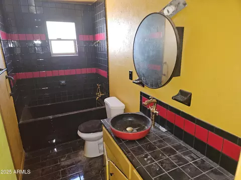 Bath - 4110 E Wagoner Rd, Phoenix, AZ 85032 photo 1 of 2