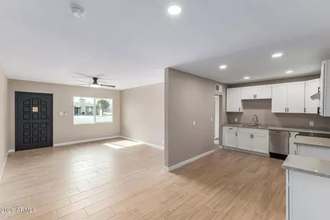 Living - 1906 E Almeria Rd, Phoenix, AZ 85006 photo 4 of 5