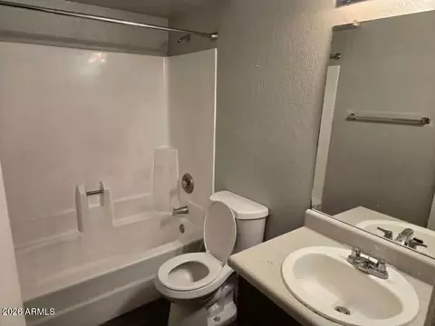 Bath - 2838 E Le Marche Ave, Phoenix, AZ 85032 photo 9 of 9