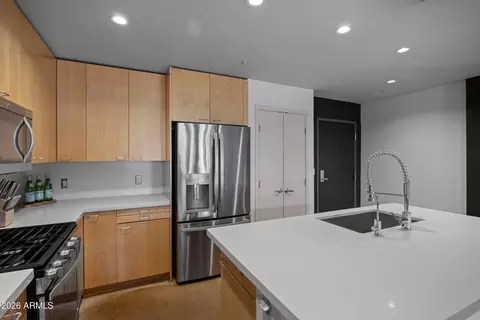 Kitchen - 914 E Osborn Rd #216, Phoenix, AZ 85014 photo 5 of 6