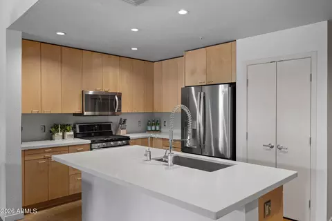 Kitchen - 914 E Osborn Rd #216, Phoenix, AZ 85014 photo 3 of 6