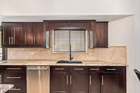 Kitchen - 4829 E Voltaire Ave, Scottsdale, AZ 85254 photo 7 of 7