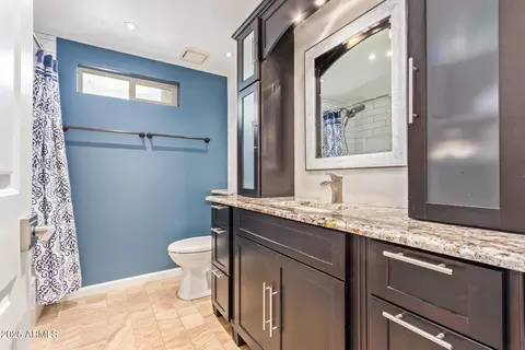 Bath - 4829 E Voltaire Ave, Scottsdale, AZ 85254 photo 3 of 4