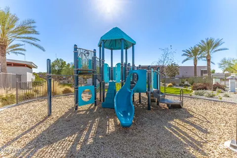 View/Area - 8262 N 22nd Dr, Phoenix, AZ 85021 photo 2 of 2
