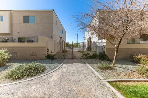 Exterior - 8262 N 22nd Dr, Phoenix, AZ 85021 photo 9 of 9