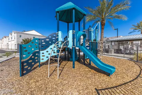 View/Area - 8262 N 22nd Dr, Phoenix, AZ 85021 photo 1 of 2