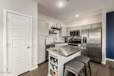 Kitchen - 8262 N 22nd Dr, Phoenix, AZ 85021 photo 1 of 3