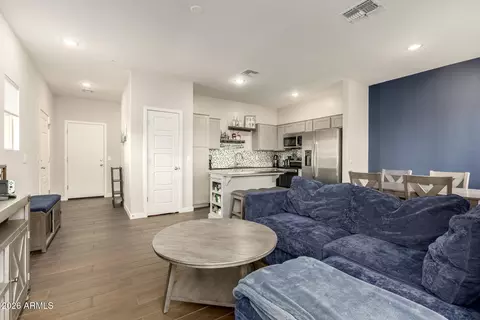 Living - 8262 N 22nd Dr, Phoenix, AZ 85021 photo 1 of 1