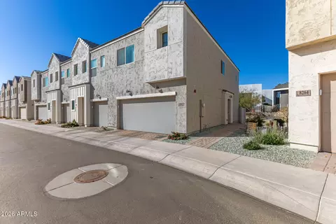 Exterior - 8262 N 22nd Dr, Phoenix, AZ 85021 photo 1 of 9