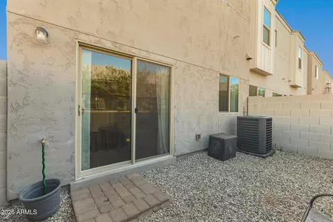 Exterior - 8262 N 22nd Dr, Phoenix, AZ 85021 photo 3 of 9