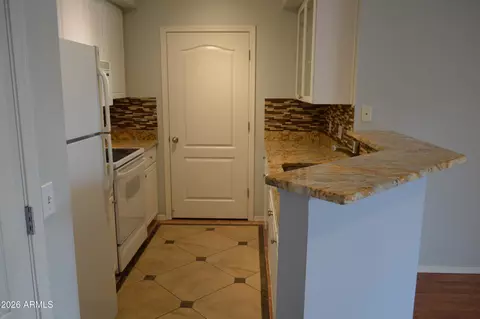 Kitchen - 1701 E Colter St #308, Phoenix, AZ 85016 photo 4 of 6