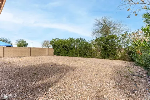 Exterior - 1022 E Pedro Rd, Phoenix, AZ 85042 photo 4 of 6