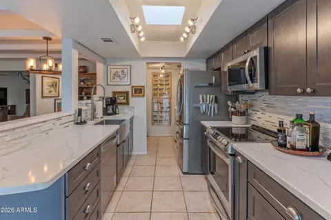 Kitchen - 640 E Boca Raton Rd, Phoenix, AZ 85022 photo 2 of 3
