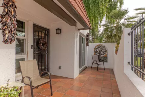 Exterior - 640 E Boca Raton Rd, Phoenix, AZ 85022 photo 3 of 9