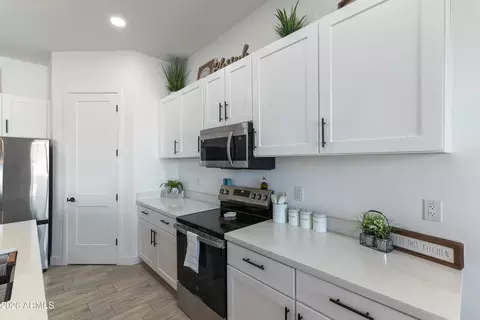 Kitchen - 10530 E Baltimore St, Apache Junction, AZ 85120 photo 3 of 4