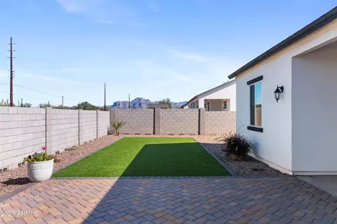 Exterior - 10530 E Baltimore St, Apache Junction, AZ 85120 photo 7 of 8