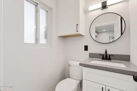 Bath - 4540 N 12th Ave, Phoenix, AZ 85013 photo 2 of 2