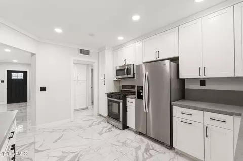Kitchen - 4540 N 12th Ave, Phoenix, AZ 85013 photo 4 of 5