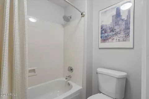 Bath - 404 E Mountain Sky Ave, Phoenix, AZ 85048 photo 5 of 5