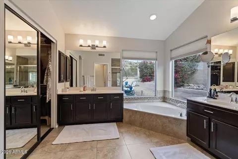 Bath - 404 E Mountain Sky Ave, Phoenix, AZ 85048 photo 3 of 5