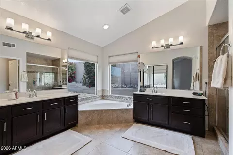 Bath - 404 E Mountain Sky Ave, Phoenix, AZ 85048 photo 1 of 5