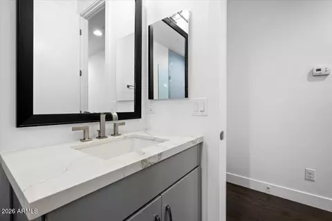 Bath - 4331 N 27th Pl, Phoenix, AZ 85016 photo 3 of 5