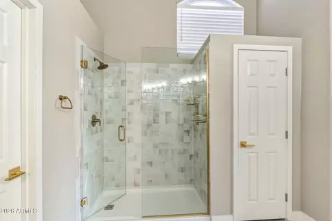 Bath - 389 E Arabian Dr, Gilbert, AZ 85296 photo 3 of 4