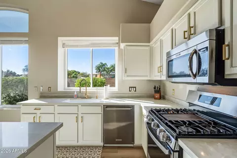 Kitchen - 389 E Arabian Dr, Gilbert, AZ 85296 photo 2 of 3