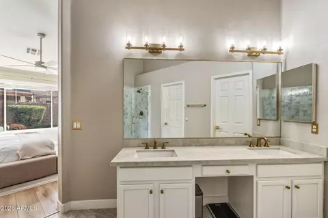Bath - 389 E Arabian Dr, Gilbert, AZ 85296 photo 2 of 4
