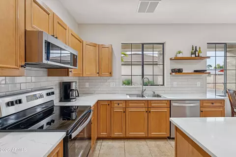 Kitchen - 3543 E Calistoga Dr, Gilbert, AZ 85297 photo 3 of 5