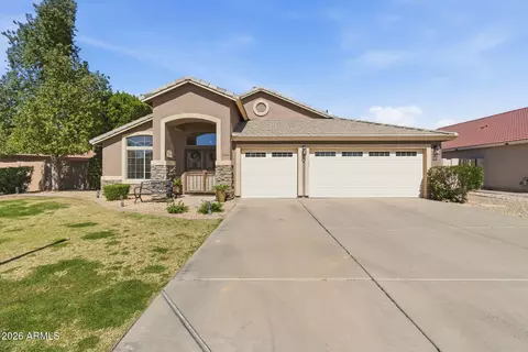 Exterior - 1866 E Sagebrush St, Gilbert, AZ 85296 photo 1 of 7