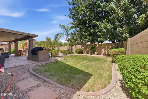 Exterior - 1866 E Sagebrush St, Gilbert, AZ 85296 photo 5 of 7