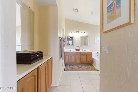 Entry Way - 1866 E Sagebrush St, Gilbert, AZ 85296 photo 2 of 3