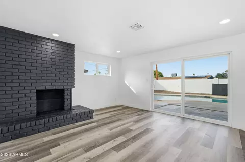 Living - 534 E Pebble Beach Dr, Tempe, AZ 85282 photo 1 of 6