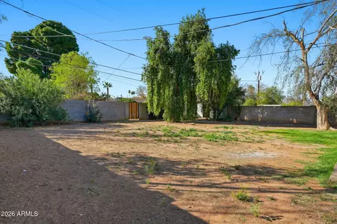 Exterior - 2221 E Osborn Rd, Phoenix, AZ 85016 photo 4 of 5