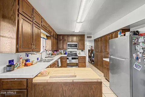 Kitchen - 1702 E Griswold Rd, Phoenix, AZ 85020 photo 1 of 3